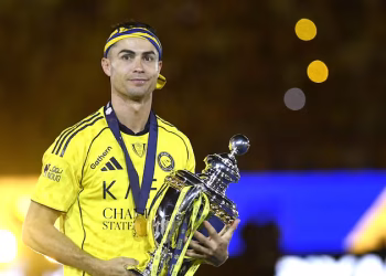 Ronaldo ends Saudi trophy drought with 2 goals in Al-Nassr’s win to clinch league title