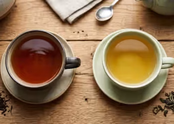 Green vs Black Tea: Benefits, Downsides And Key Differences Explained