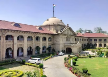 Misbehaviour with lawyer discharging duty is contempt of court: Allahabad High Court